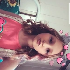 Meet your Posher, Alexis